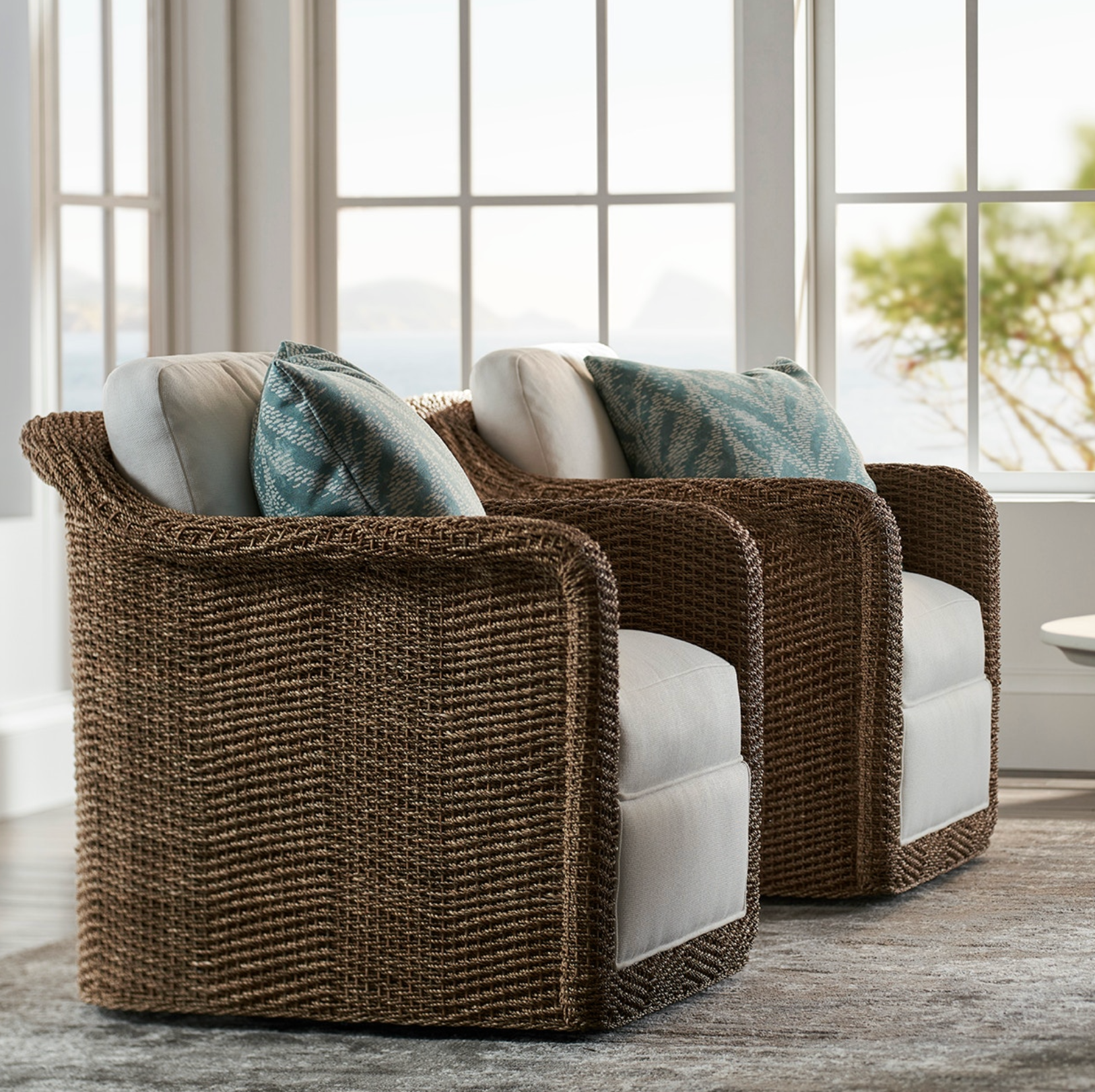 Shelby Swivel Lounge Chair