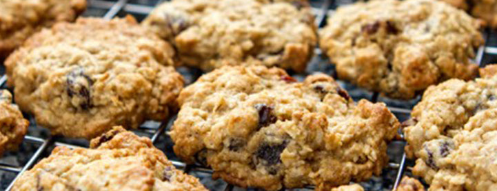 Stylish Entertaining:  Crunchy Oatmeal Cookies