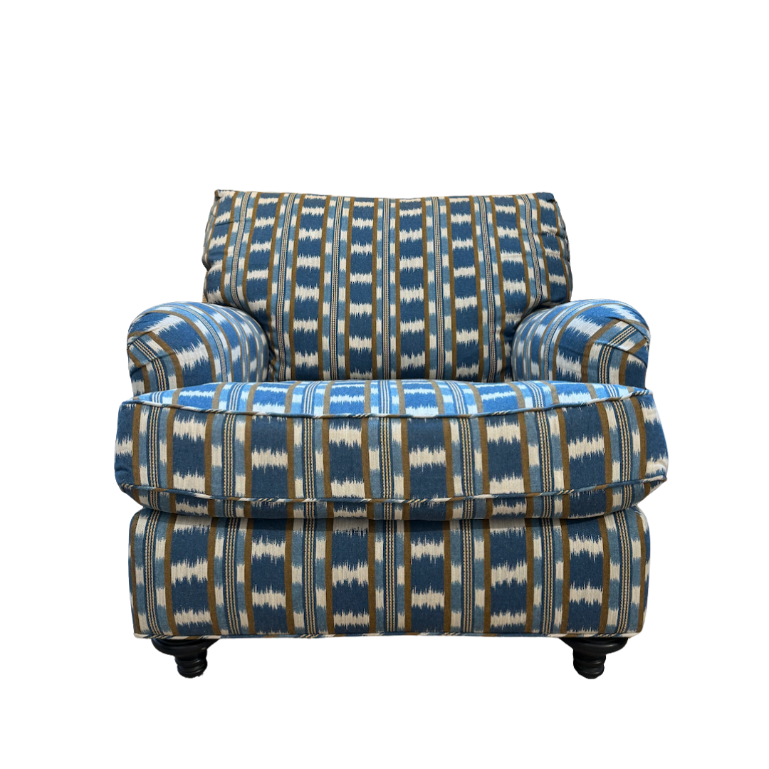 A Pair, Club Chairs in Manual Canovas Frida Ciel