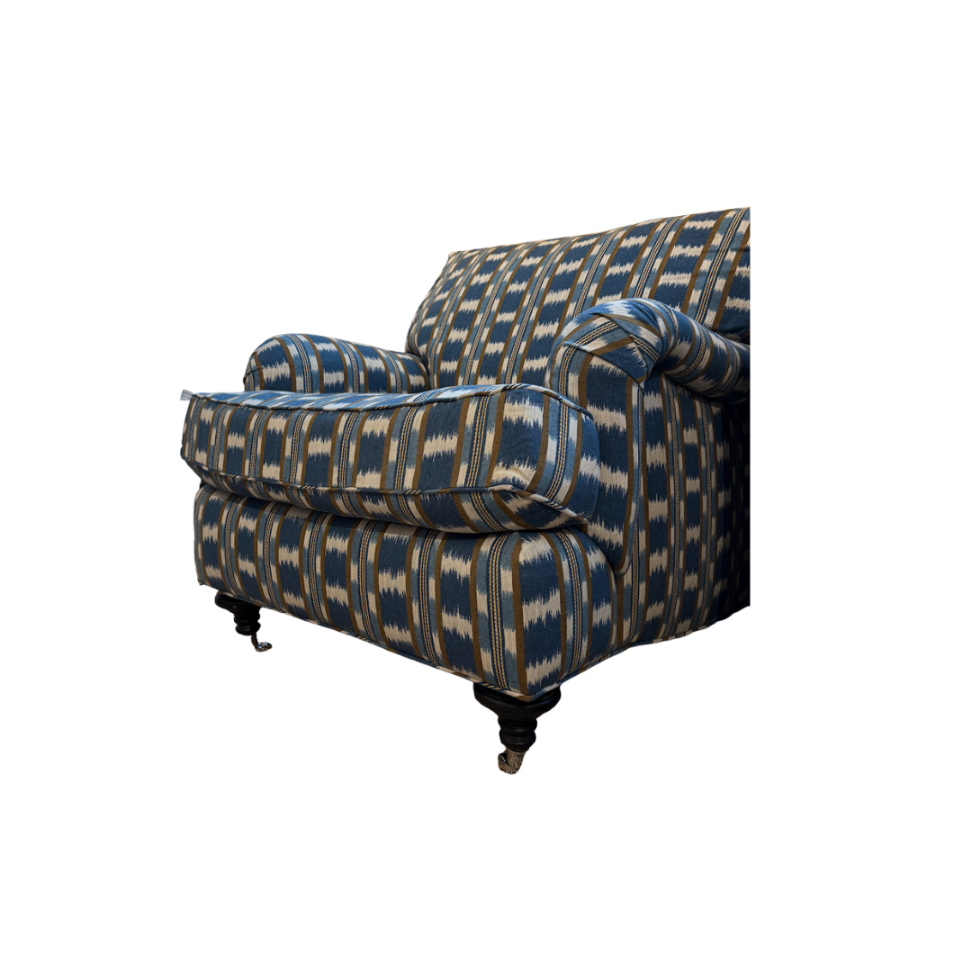 A Pair, Club Chairs in Manual Canovas Frida Ciel
