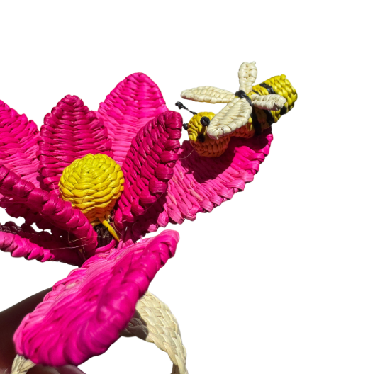 Set of 4, Bee in Bloom Napkin Ring
