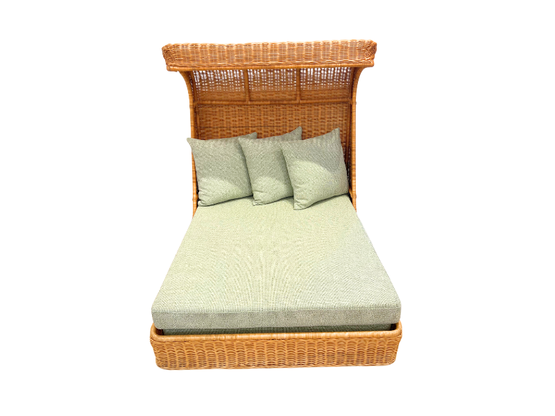 Exceptional Vintage Wicker Daybed