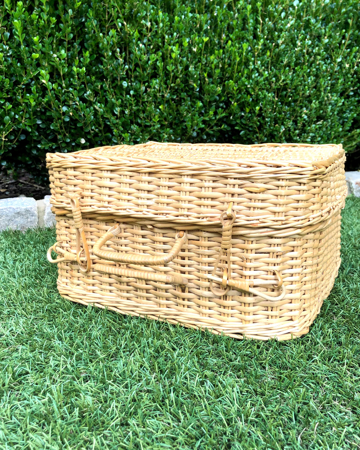 Vintage Wicker Tete-a-Tete Basket