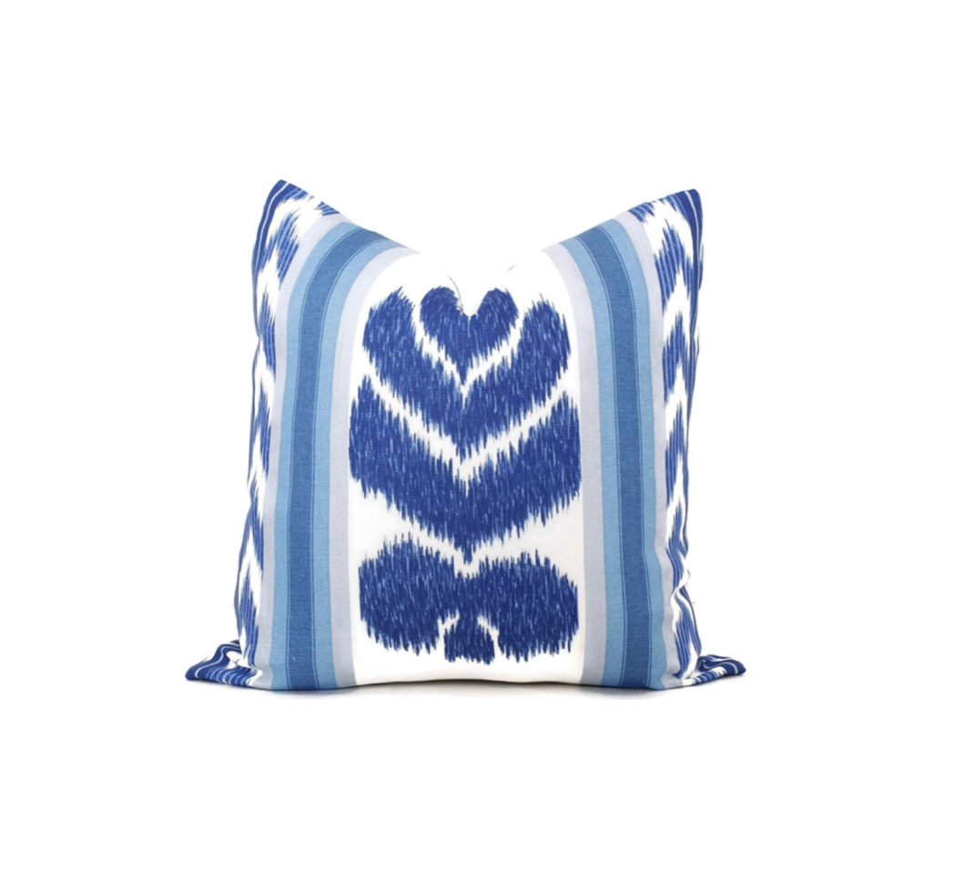 22" Chenonceaux Pillow